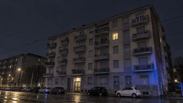 Torino, la droga è arrivata tre volte in una notte. Il vero orrore è quanto fosse facile